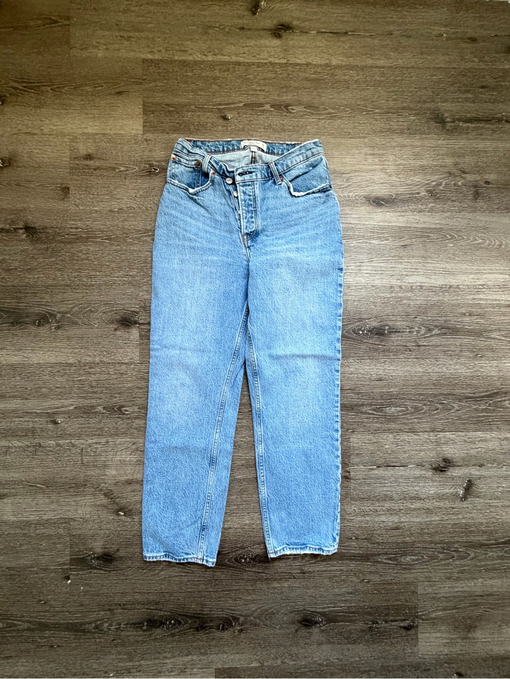 Abercrombie & Fitch High-Rise Light Blue Straight-Leg Jeans